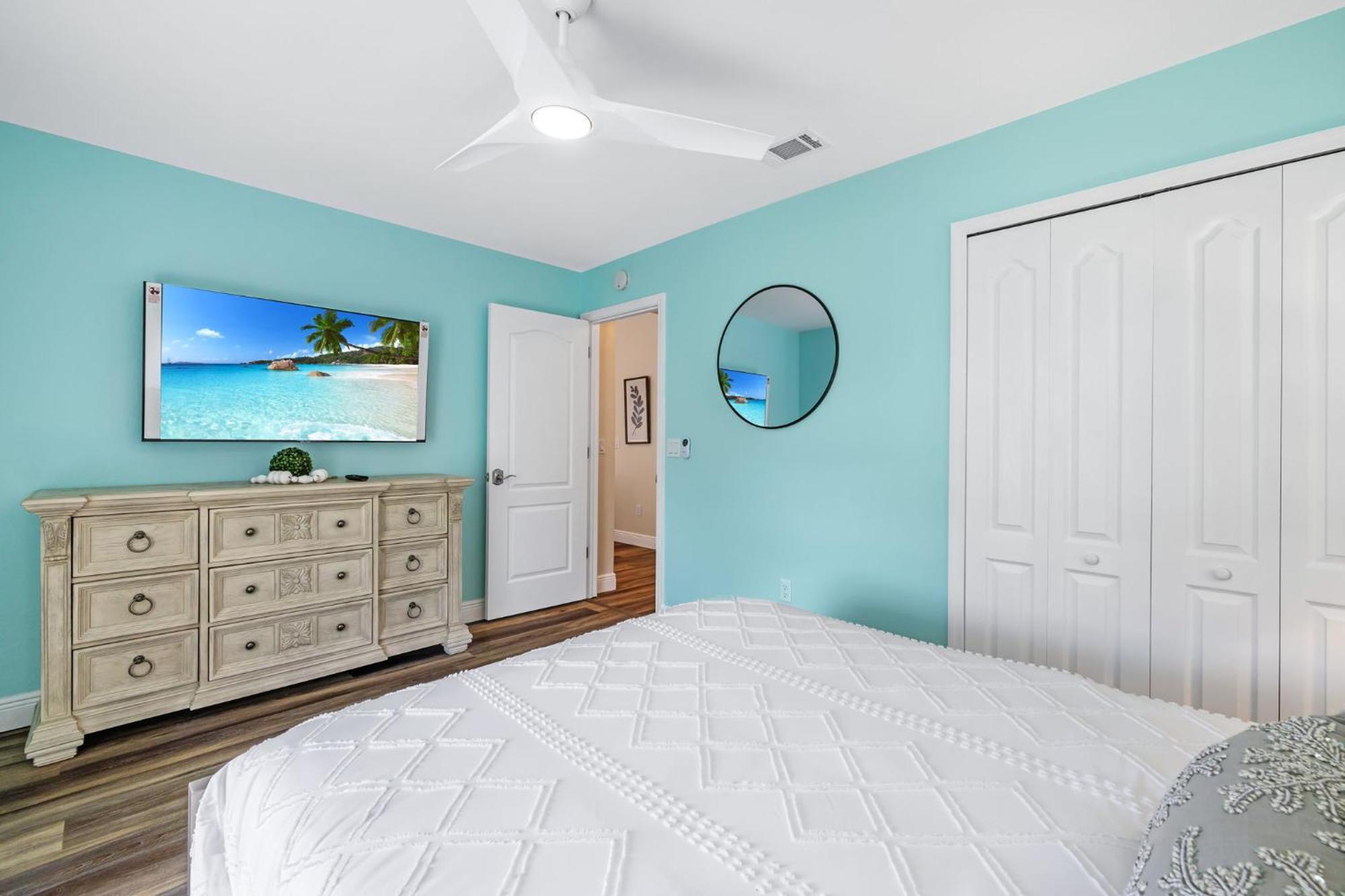 Fully Remodeled Electric-Heated Pool Home On Gulf-Access Canal - Villa Sunny 케이프코럴 외부 사진
