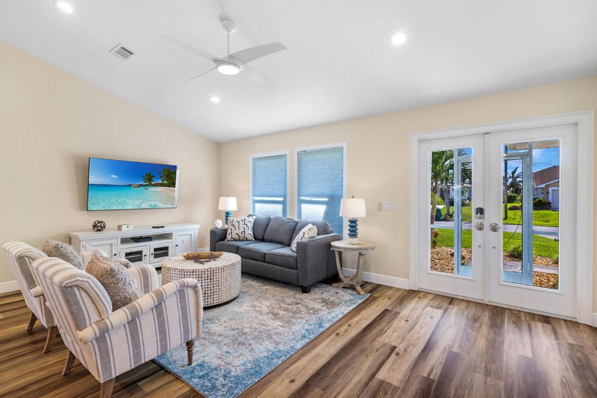Fully Remodeled Electric-Heated Pool Home On Gulf-Access Canal - Villa Sunny 케이프코럴 외부 사진