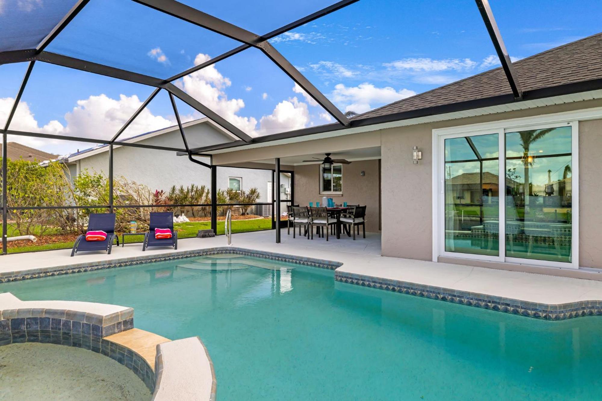Fully Remodeled Electric-Heated Pool Home On Gulf-Access Canal - Villa Sunny 케이프코럴 외부 사진